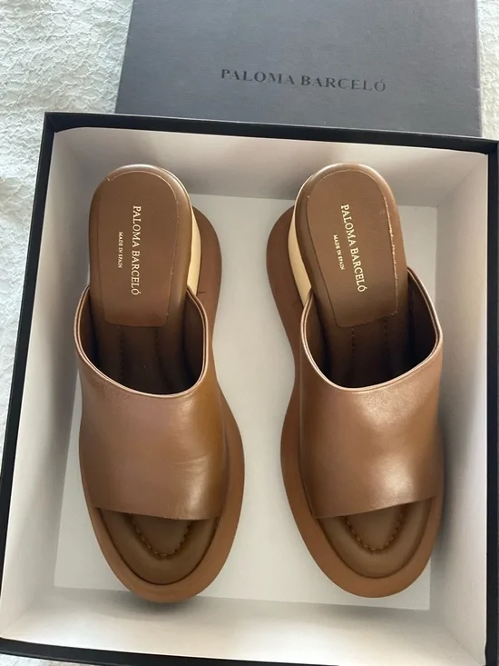 PALOMA BARCELO
Made In Spain Leather Wedge  mules Platform 
Size 39 - Picture 6 of 13